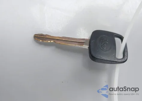 1999 Toyota Camry Le z USA, uszkodzony, nr VIN 4T1BG22K7XU910838